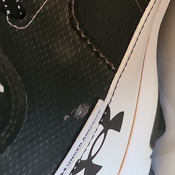 Under Armour Baseball Cleats - Picture 5 of 10